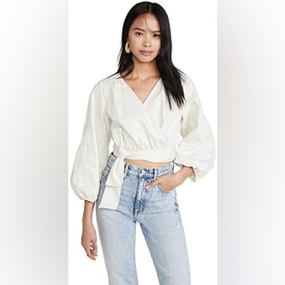 Elegant Free People Women's Sophie Solid Wrap Top, Angel Food - size S. GUC